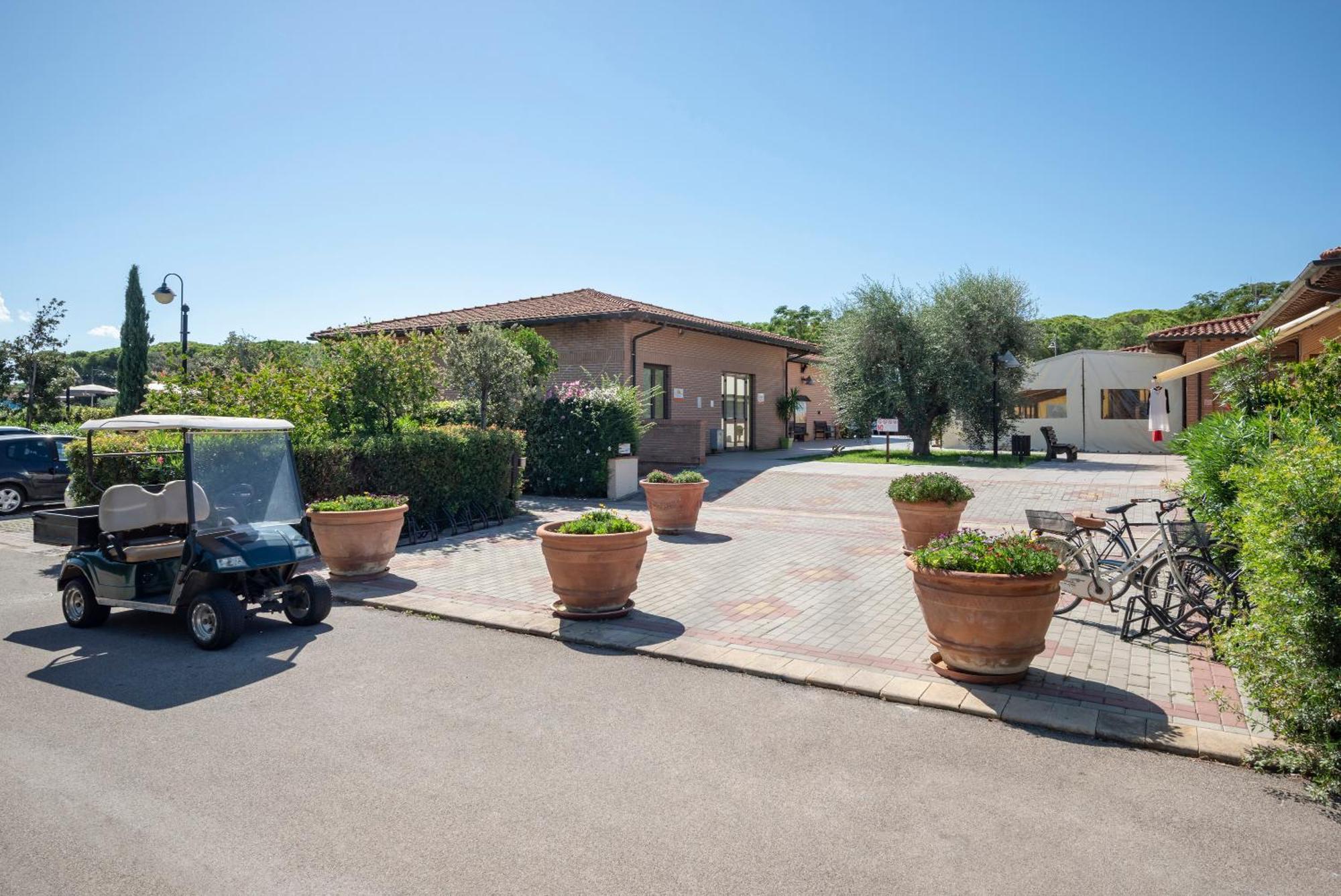 Villaggio Il Girasole فولّونيكا المظهر الخارجي الصورة
